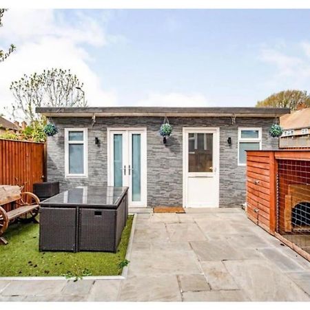 2 Bed - Walking Distance To Harry Potter Studio วัตฟอร์ด ภายนอก รูปภาพ